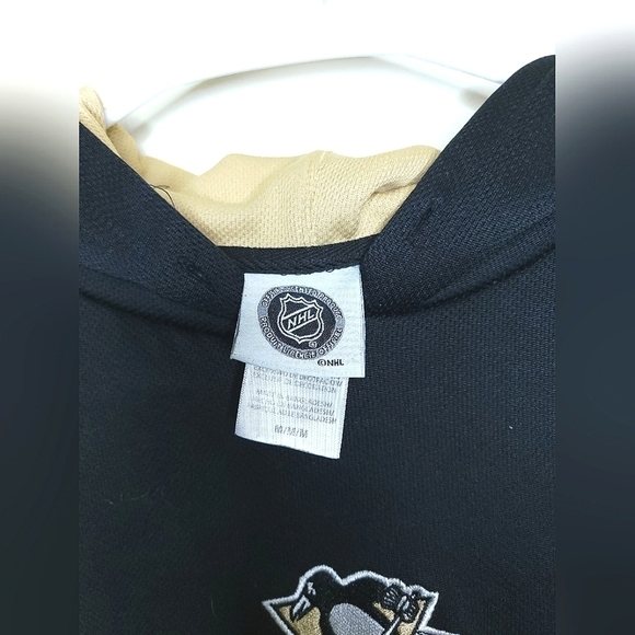 NHL Pittsburgh Penguins Embroidered Pullover Hoodie, Size Medium - Picture 4 of 4